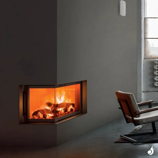 Cheminée à Bois D'angle MCZ Plasma 95 DX/SX Wood Puissance 14.8kW Sortie Fumée Supérieure Ø20 Cm – Image 3