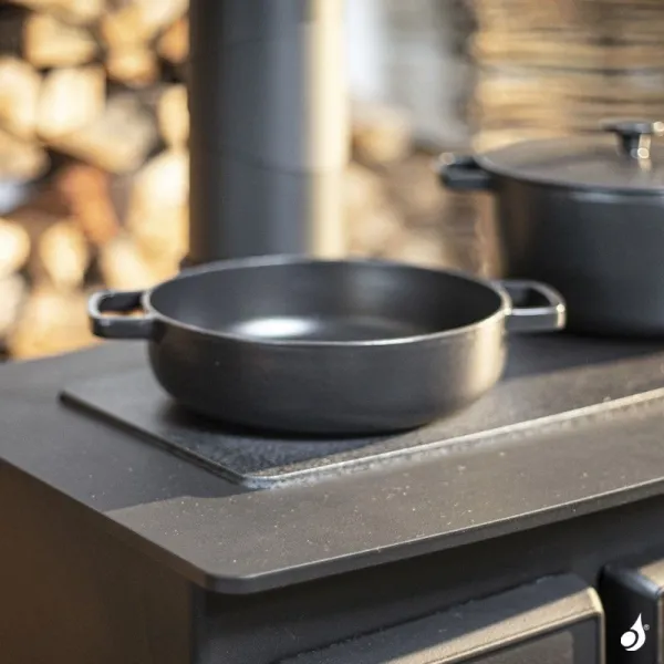 Cuisinière à Bois Charnwood Haven Sur Pieds Hauts Puissance 6kW Sortie Fumée Postérieure Ou Supérieure – Image 4