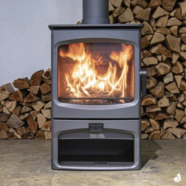 Poêle à Bois Charnwood Aire 7 Avec Porte Bûche Puissance 7kW Sortie Fumée Postérieure Ou Supérieure – Image 3