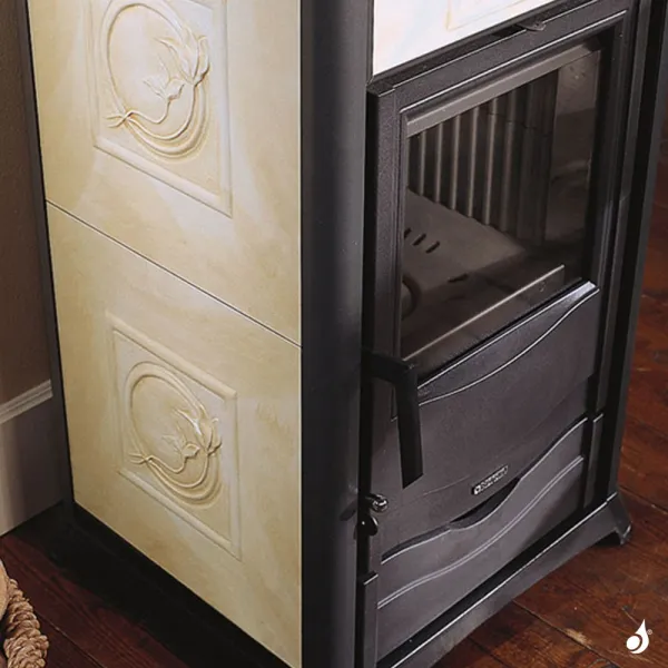 Poêle à Bois La Nordica Rossella Plus Forno Evo Puissance 9.1kW Sortie Fumée Supérieure – Image 4