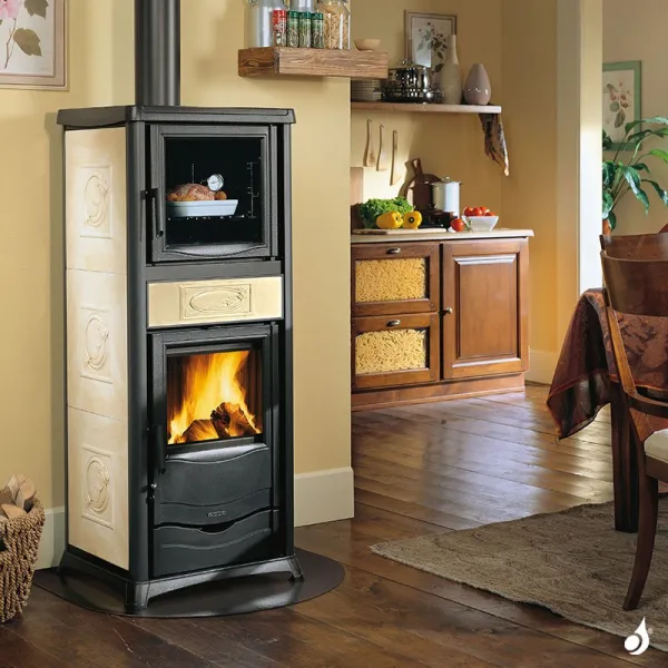 Poêle à Bois La Nordica Rossella Plus Forno Evo Puissance 9.1kW Sortie Fumée Supérieure – Image 5