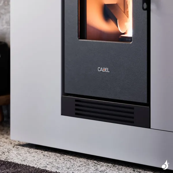Poêle à Granulés Canalisable CADEL Luce Plus 9 Puissance 8.5kW WiFi Sortie Fumée Supérieure – Image 3